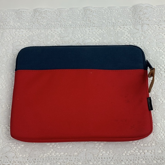 Herschel Zippered Pouch bag Tablet cover Red Blue Zip close Padded - Picture 2 of 11